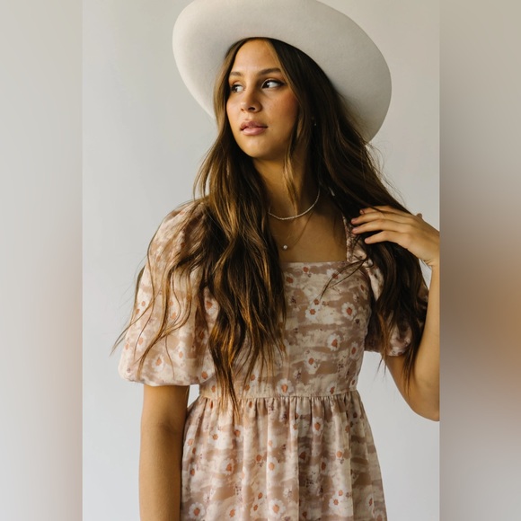 Henly boutique dress - Picture 5 of 8